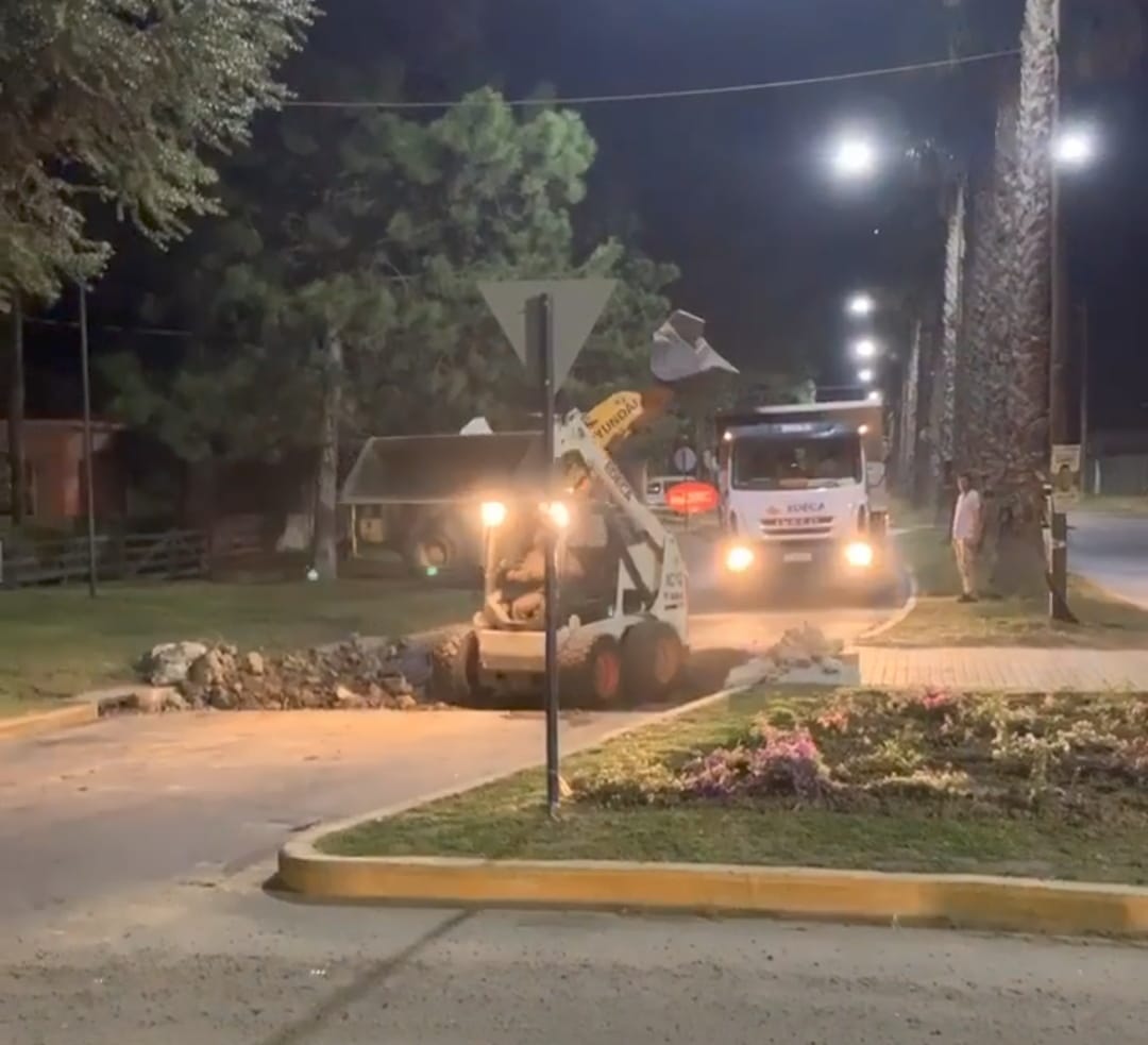Comenzaron a sacar los lomos de burro de calle Galindo